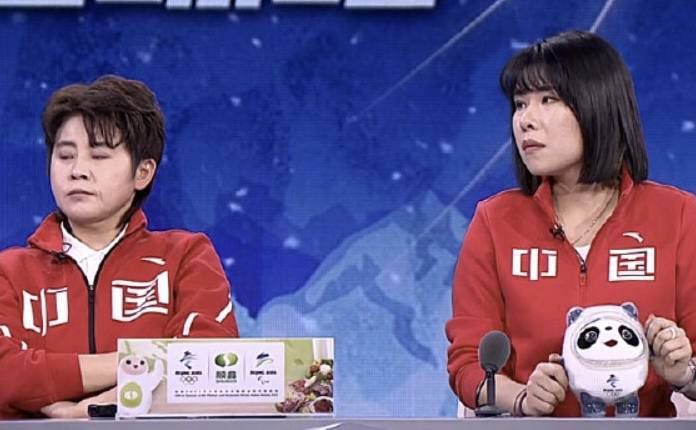 从剧本阶段到拍摄阶段，监制曹保平和导演甘剑宇在风格、细节、人物层次等多方面进行沟通，电影《铤而走险》的原始剧本在曹保平看来已经很完整了，但是二人还是从基础环节的人物逻辑到类型片的纯粹度都做了高标准的修改，力求做一部;扎实的剧情片，最后光打磨剧本就花费了两年时间